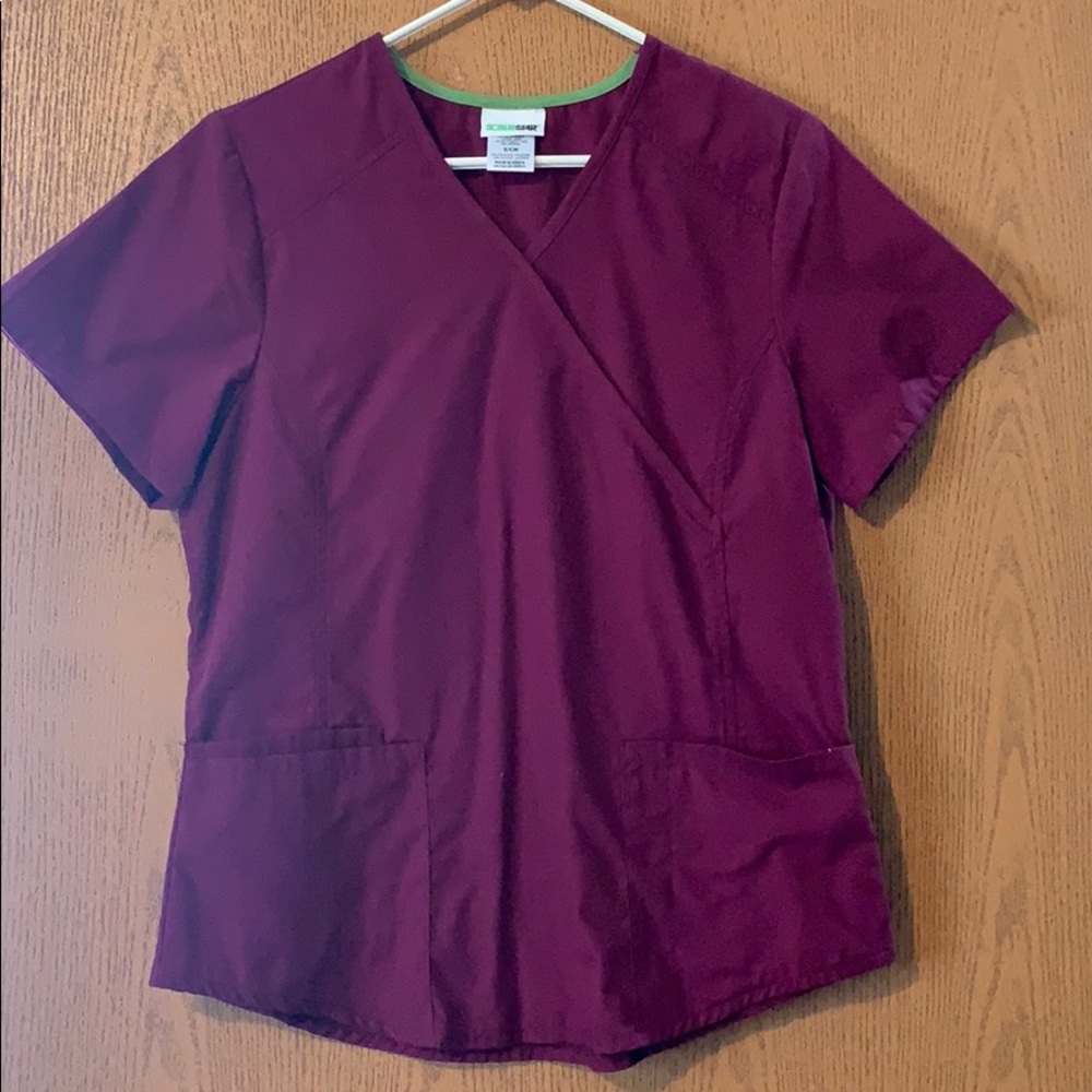 Scrub top
